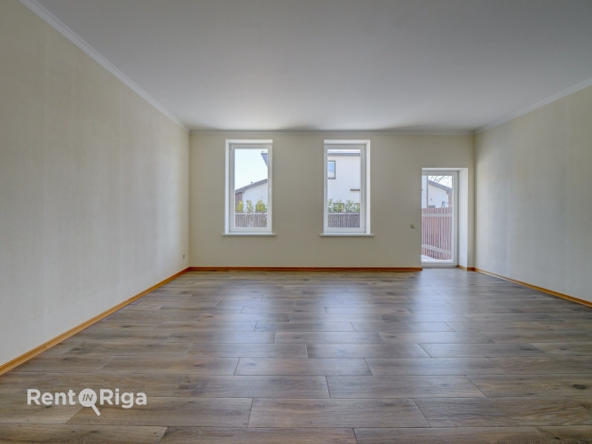 Jauna, plaša un kvalitatīva dvīņu māja lieliskā atrašanās vietā!  Pārdošanā divstāvu Rīga - foto 4