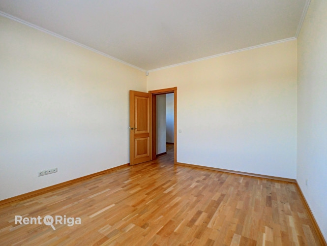 Jauna, plaša un kvalitatīva dvīņu māja lieliskā atrašanās vietā!  Pārdošanā divstāvu Rīga - foto 7