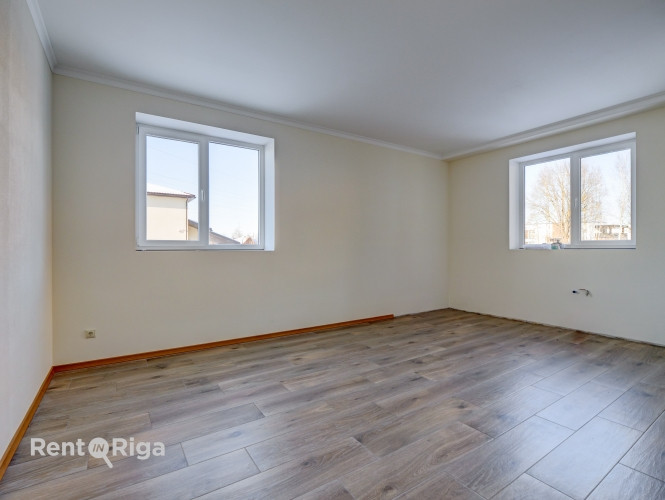 Jauna, plaša un kvalitatīva dvīņu māja lieliskā atrašanās vietā!  Pārdošanā divstāvu Rīga - foto 5