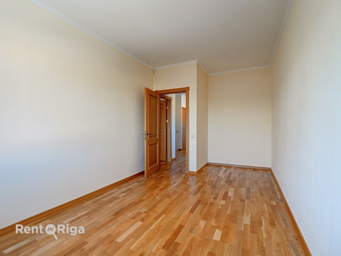 Jauna, plaša un kvalitatīva dvīņu māja lieliskā atrašanās vietā!  Pārdošanā divstāvu Rīga - foto 9