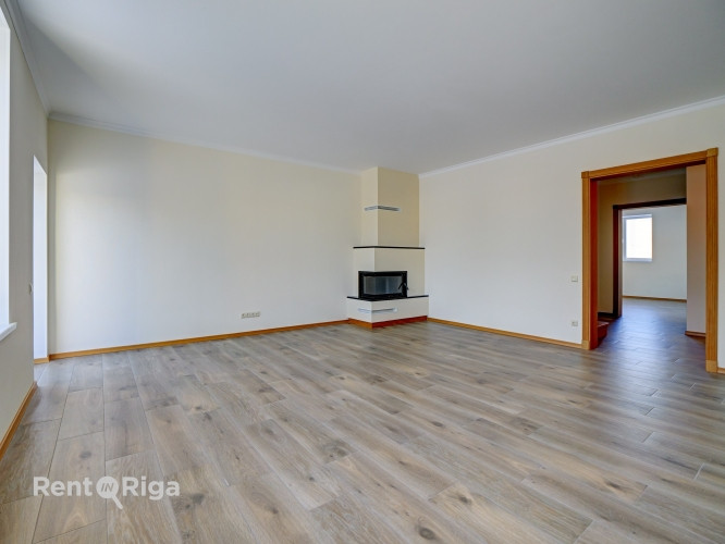 Jauna, plaša un kvalitatīva dvīņu māja lieliskā atrašanās vietā!  Pārdošanā divstāvu Rīga - foto 2