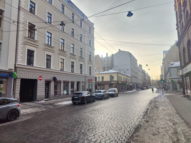 Tirdzniecības telpas.  Piemērotas veikalam, salonam vai tml. Telpām nav ēdināšanas Rīga - foto 3