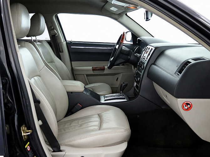 Chrysler 300 C Luxury 3.0 CRD 160kW Таллин - изображение 6