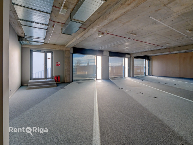 Эксклюзивный офис с частным выходом на террасу!  Офис расположен в бизнес-центре Рига - изображение 7