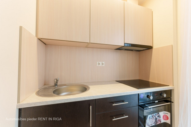Īrei pieejams 2 istabu dzīvoklis jaunajā projektā.  Dzīvoklis ir aprīkots ar visu Rīga - foto 5
