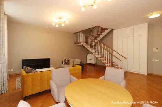 Эксклюзивная двухуровневая квартира в доме Петра I  Palasta iela 9, Старый город Риги Рига