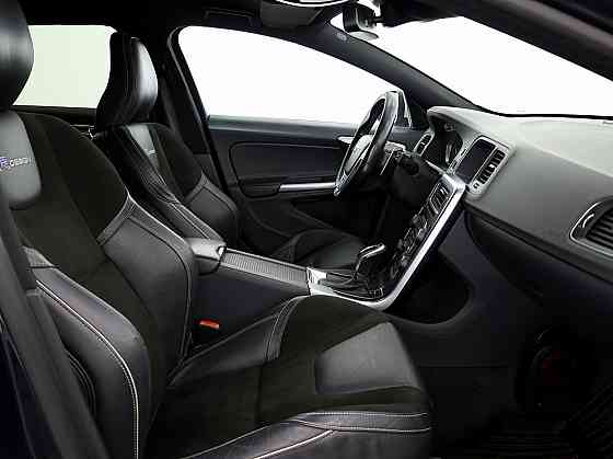 Volvo V60 R-Design Facelift ATM 2.0 D5 133kW Tallina
