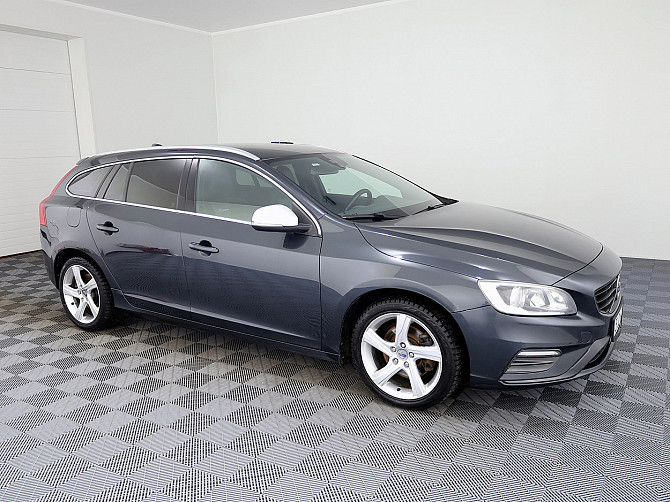 Volvo V60 R-Design Facelift ATM 2.0 D5 133kW Tallina - foto 1