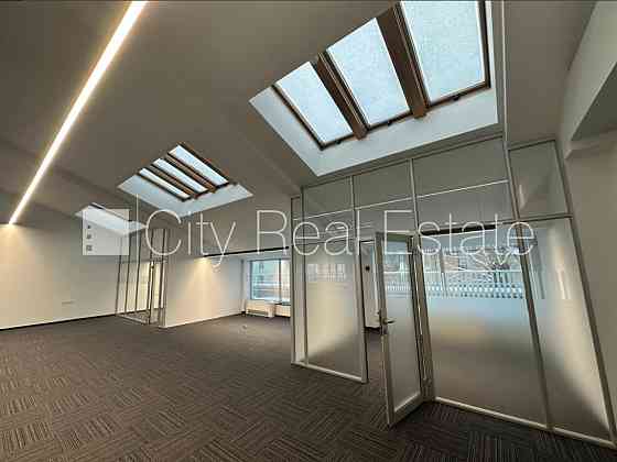 Благоустроенный озеленённый двор, подземная стоянка, охраняемая территория, Рига