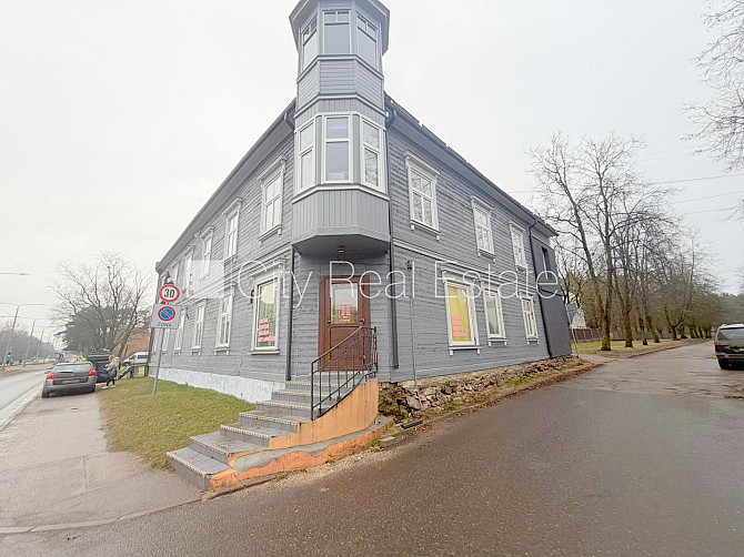 Fasādes māja, ieeja no ielas, kāpņu telpa pēc kapitālā remonta, logi vērsti uz pagalma Rīga - foto 18