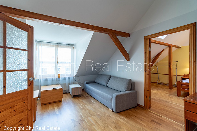 Fasādes māja, renovēta māja, ieeja no ielas, ir lifts, kāpņu telpa pēc kapitālā remonta, Rīga - foto 10