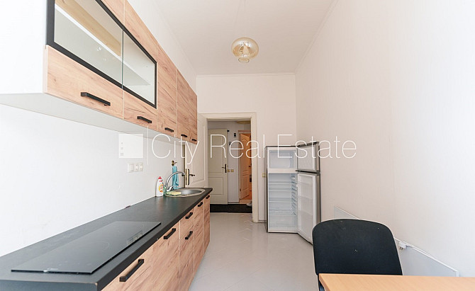 Дом во дворе, закрытый двор, окна выходят в обе стороны дома, изолированные Рига - изображение 7