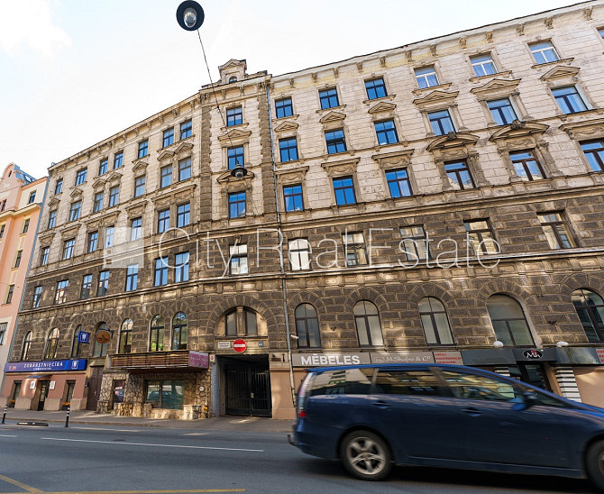 Дом во дворе, закрытый двор, окна выходят в обе стороны дома, изолированные Рига - изображение 15