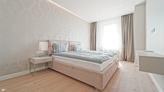 Jaunceltne, labiekārtota apzaļumota teritorija, slēgts pagalms, vieta vairākām automašīnām, Jūrmala - foto 1