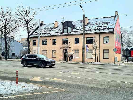 Фасадный дом, реновированный дом, благоустроенная озеленённая территория, Rīga