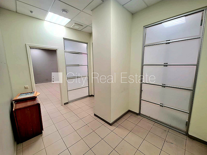 Fasādes māja, renovēta māja, labiekārtota apzaļumota teritorija, slēgts pagalms, teritorijas Rīga - foto 8