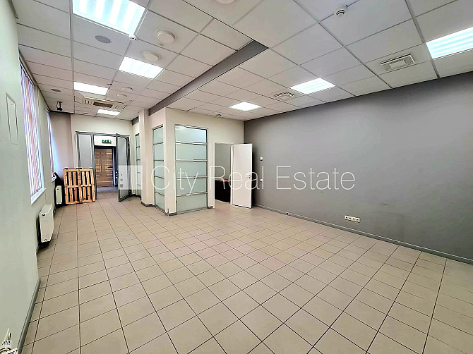 Fasādes māja, renovēta māja, labiekārtota apzaļumota teritorija, slēgts pagalms, teritorijas Rīga - foto 6