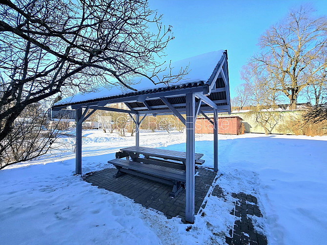 Fasādes māja, renovēta māja, labiekārtota apzaļumota teritorija, slēgts pagalms, teritorijas Rīga - foto 16