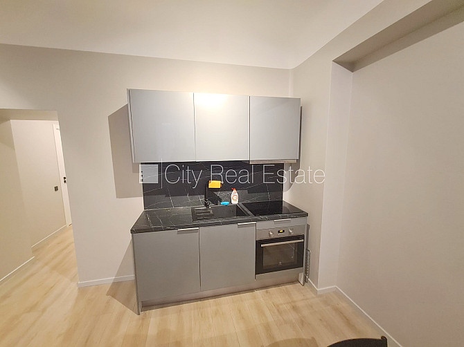 Pagalma ēka, renovēta māja, slēgts pagalms, ieeja no ielas un pagalma, ir lifts, kāpņu telpa Rīga - foto 10