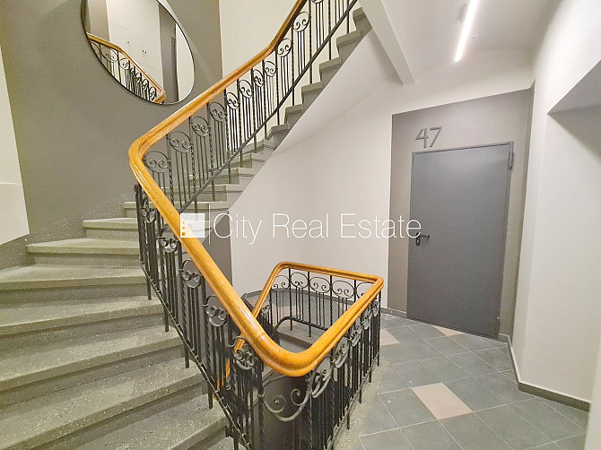 Pagalma ēka, renovēta māja, slēgts pagalms, ieeja no ielas un pagalma, ir lifts, kāpņu telpa Rīga - foto 16