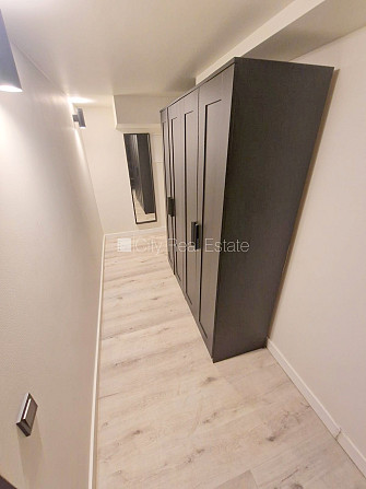 Fasādes māja, renovēta māja, slēgts pagalms, ieeja no ielas, puspagrabs, kāpņu telpa pēc Rīga - foto 19