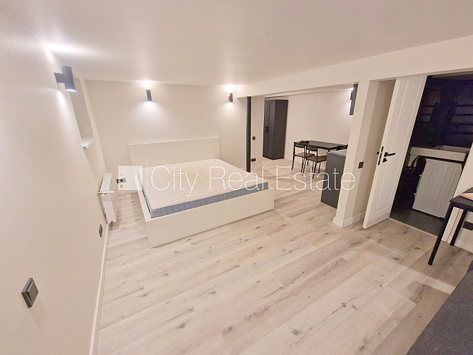 Fasādes māja, renovēta māja, slēgts pagalms, ieeja no ielas, puspagrabs, kāpņu telpa pēc Rīga - foto 2