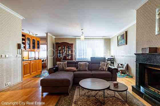 Земля в собственности, поменянное покрытие крыши, благоустроенный озеленённый Rīga