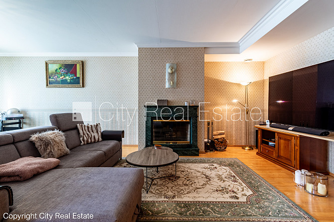 Zeme īpašumā, mainīts Jumta segums, labiekārtots apzaļumots pagalms, iežogota teritorija, Rīga - foto 1