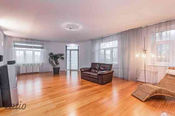 Īrei piedāvājam plašu, rūpīgi remontētu dzīvokli funkcionālisma stila ēkā blakus Kalnciema kvartālam Рига