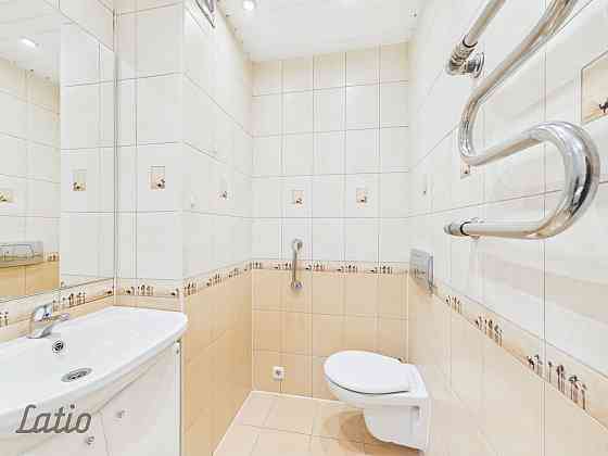 Pārdod plašu un gaišu dzīvokli Dārzciemā  tikai 10 minūšu braucienā no Rīgas centra.
Dzīvoklis sastā Рига