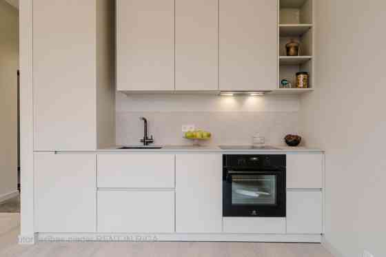 Предлагаем квартиру с панорамными окнами в отремонтированном проекте в Рига