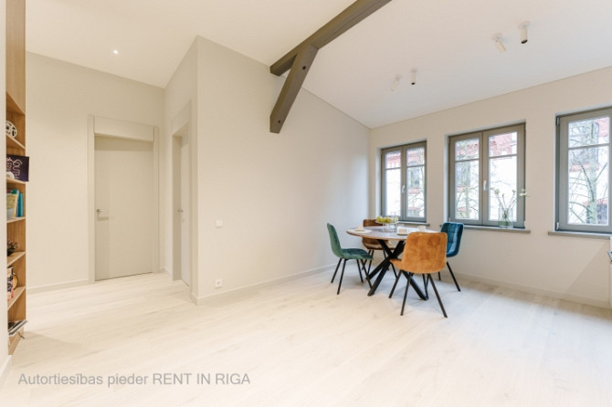 Jauns dzīvoklis ar kvalitatīvu apdari un mēbelēm Āgenskalna centrā.  Māja ar nelielu Rīga - foto 3