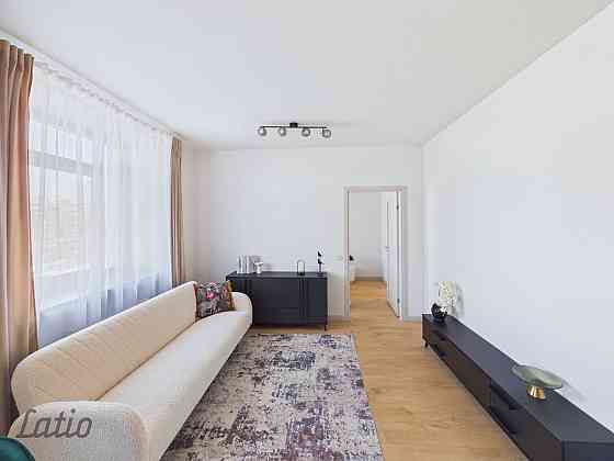 Izīrē 2 istabu dzīvokli  renovētā projektā Lielirbes ielā 9A. Dzīvoklis tikko pēc renovācijas  vēl n Rīga