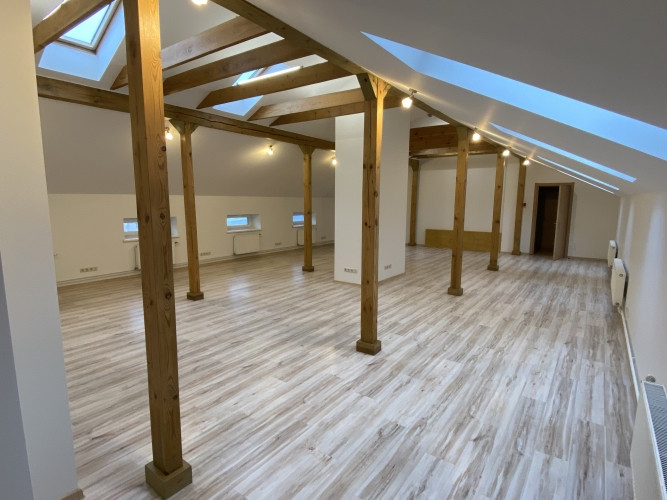 Biroja telpas renovētas ēkas 4. stāvā.  Labiekārtota, sakopta un bruģēta teritorija, pagalma Rīga - foto 5