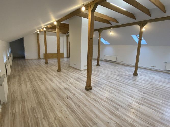 Biroja telpas renovētas ēkas 4. stāvā.  Labiekārtota, sakopta un bruģēta teritorija, pagalma Rīga - foto 6