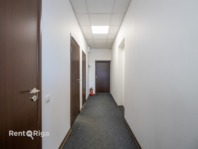 Офис с собственным санузлом в кабинете  Площадь: 22,4 м  Описание помещения: + Рига - изображение 7