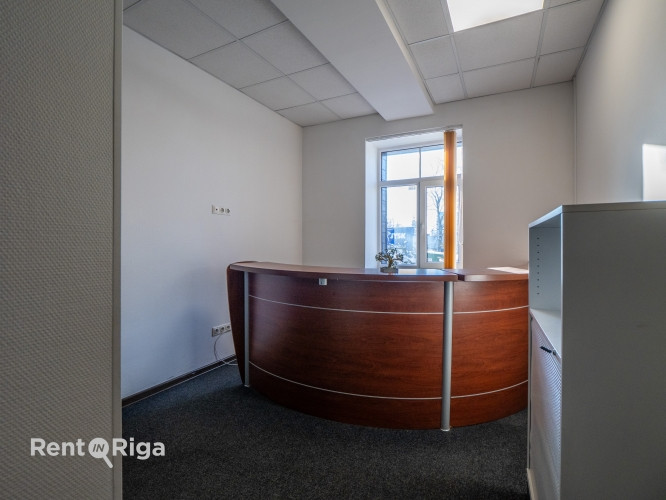 Офис с собственным санузлом в кабинете  Площадь: 22,4 м  Описание помещения: + Рига - изображение 6