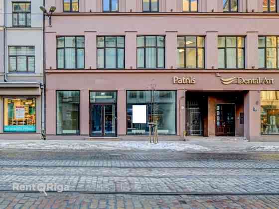 Коммерческие помещения с высокой видимостью в центре Риги  Сдаются в аренду Рига