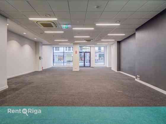 Коммерческие помещения с высокой видимостью в центре Риги  Сдаются в аренду Рига