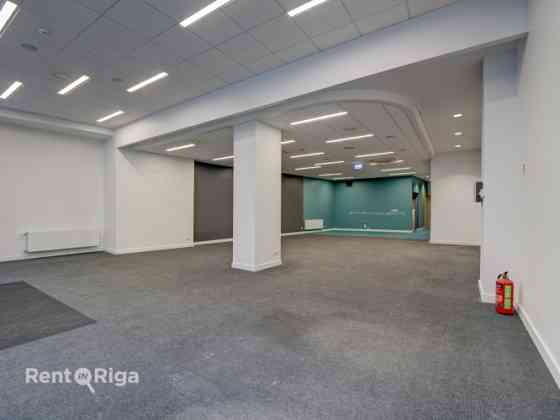 Коммерческие помещения с высокой видимостью в центре Риги  Сдаются в аренду Рига
