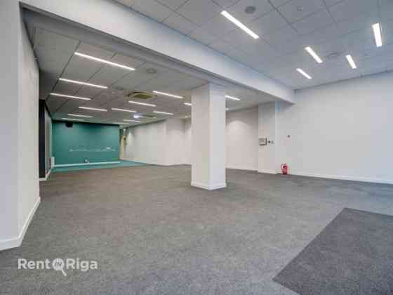Коммерческие помещения с высокой видимостью в центре Риги  Сдаются в аренду Рига