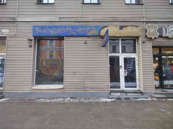 Tirdzniecības telpas centrā, Marijas ielā.  Šobrīd telpas ir sadalīts 3 mazos kabinetos. Iespējams t Рига