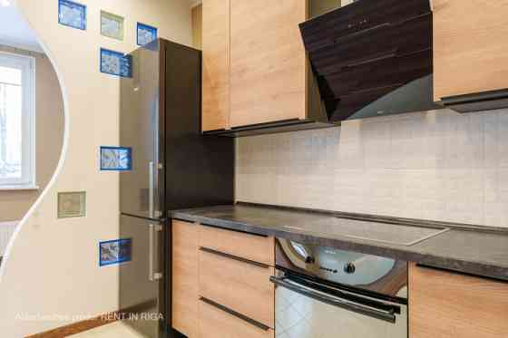 Продаётся 3-комнатная квартира в новом проекте, Югла  Предлагается просторная, Рига