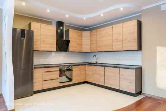 Продаётся 3-комнатная квартира в новом проекте, Югла  Предлагается просторная, Рига