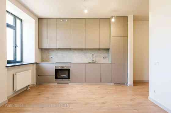 Современная и продуманная до мелочей трёхкомнатная квартира по адресу Лиелирбес Рига