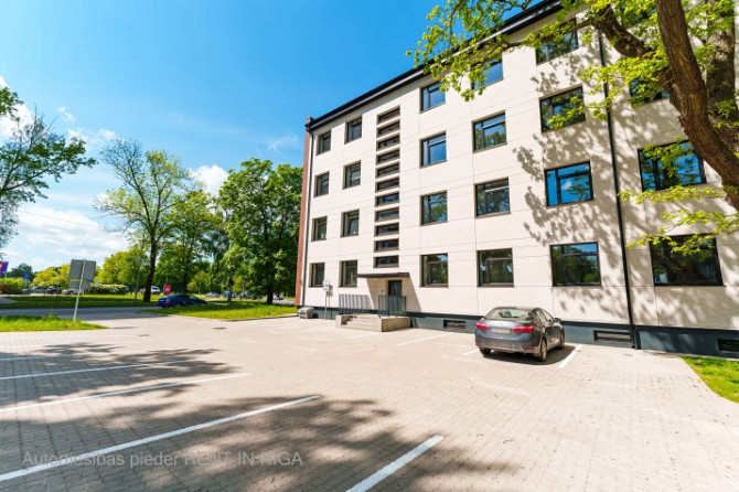 Mūsdienīgs un līdz detaļām pārdomāts 3-istabu dzīvoklis Lielirbes ielā 9a  lokācijā, kas Rīga - foto 1