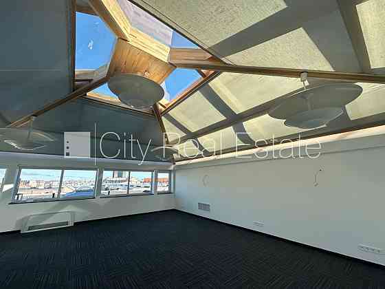 Благоустроенный озеленённый двор, подземная стоянка, охраняемая территория, Rīga