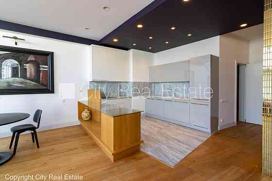 Реновированный дом, благоустроенная озеленённая территория, территория Jūrmala