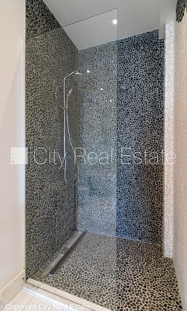 Renovēta māja, labiekārtota apzaļumota teritorija, iežogota teritorija, vieta vairākām Jūrmala - foto 14