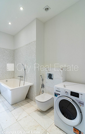 Renovēta māja, labiekārtota apzaļumota teritorija, iežogota teritorija, vieta vairākām Jūrmala - foto 12